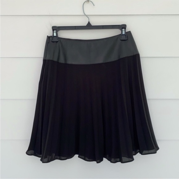 Y2K Escada Pleated Skirt with Faux Leather 34 - Picture 4 of 10